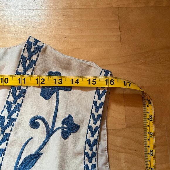 Blue and White Embroidered Vest Top Size L - Picture 8 of 10